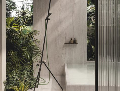 Set_Doccia_con_gambe_Ambientato